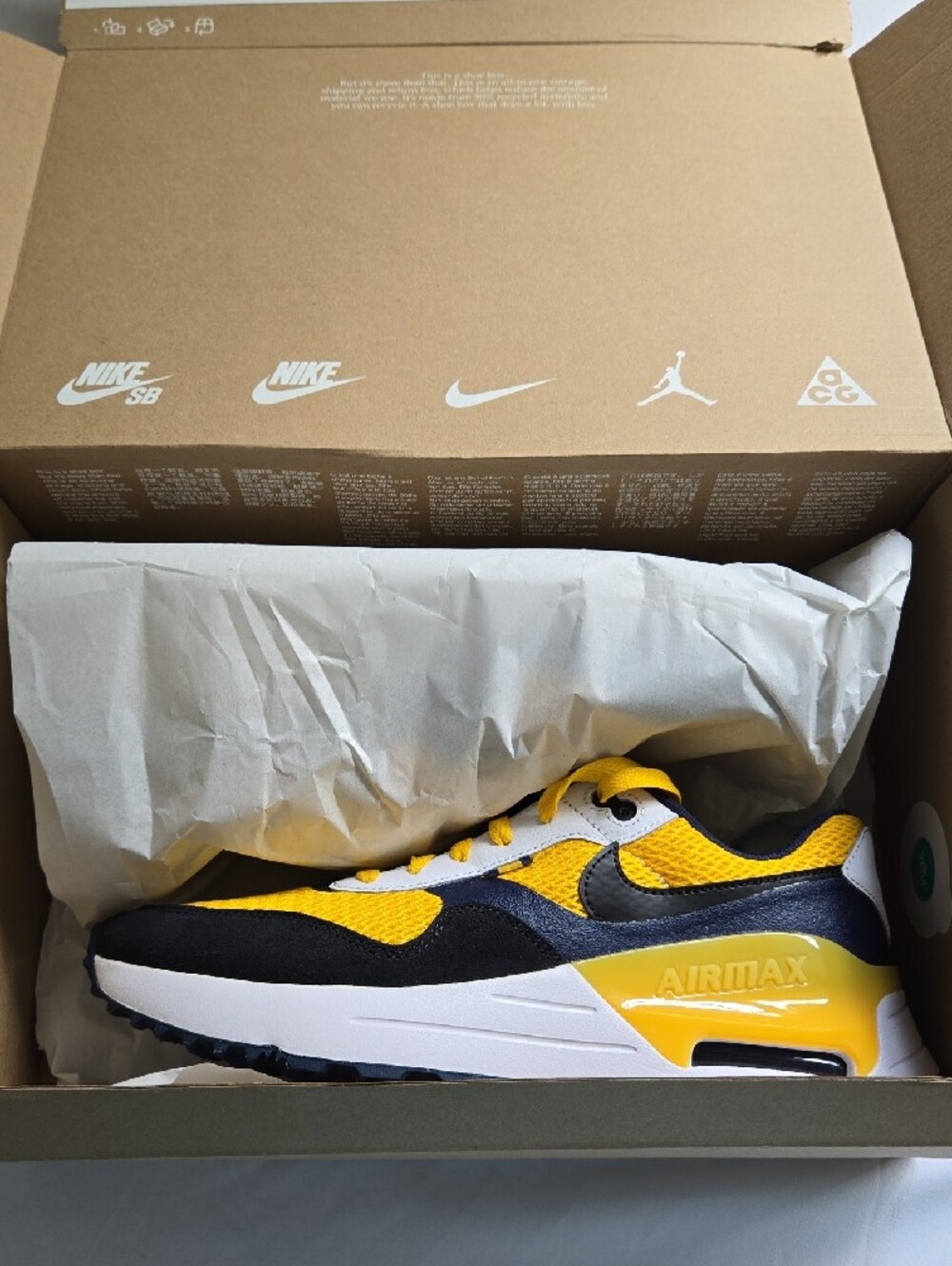Nike Men's University Of Michigan Yellow & Navy Air Max Mesh Athletic Sneakers - Picture 9 of 9